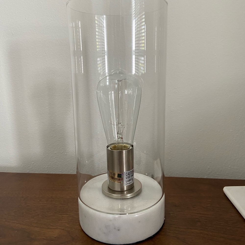 2 lamps